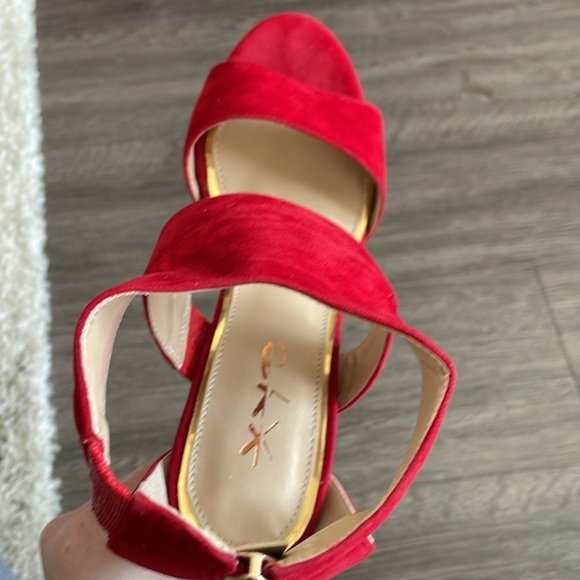 XYD Red Suede Heels - Size 5 - Picture 6 of 10